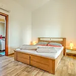 Apartman Ulika-4 By Interhome